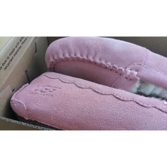 NIB Authentic UGG Dakota Pink Suede Shearling Moccasin Slippers Size 6 - Picture 9 of 10